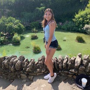 Meet your Posher, Brianna